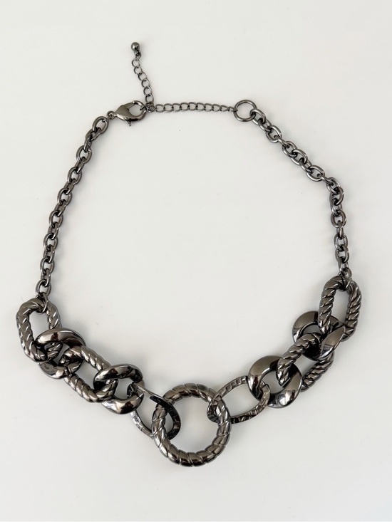 Jewelry - Chunky Chain Links Gun Metal Color Necklace